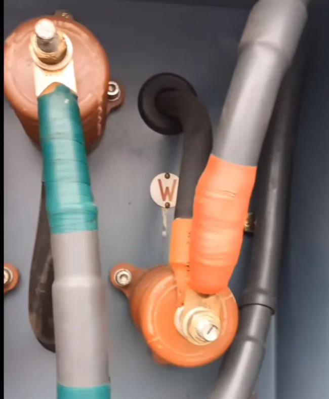 圖為630KW高壓電機(jī)接線照片1 圖為630KW高壓電機(jī)接線照片1